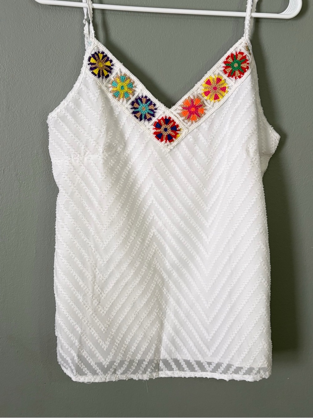 Women’s Textured Large White Tank Top with Embroidered Flowers